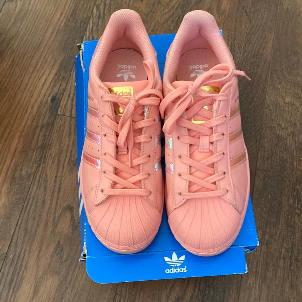 Women’s Sneakers